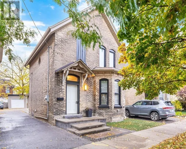 10 PEARL STREET, Brantford, Ontario N3T3N4