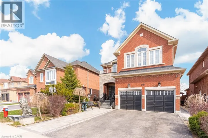 37 DENIM Drive, Brampton, Ontario L6P2R3