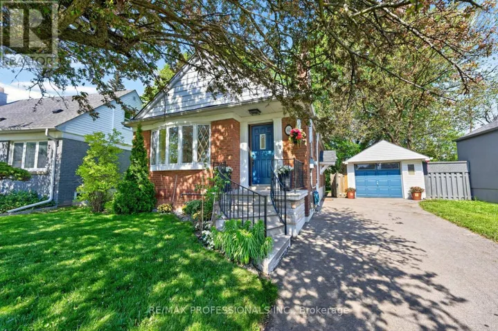 62 MARCHINGTON CIRCLE, Toronto (Wexford-Maryvale), Ontario M1R3M7
