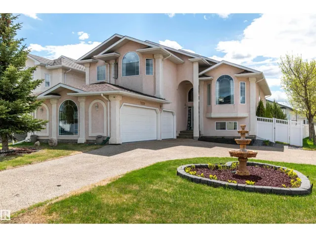 7229 161B AV NW, Edmonton, Alberta T5Z3T8
