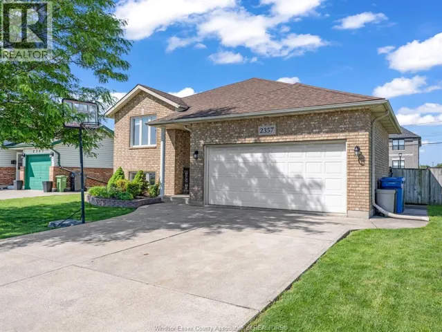 2357 LONGFELLOW, Windsor, Ontario N9B3J7