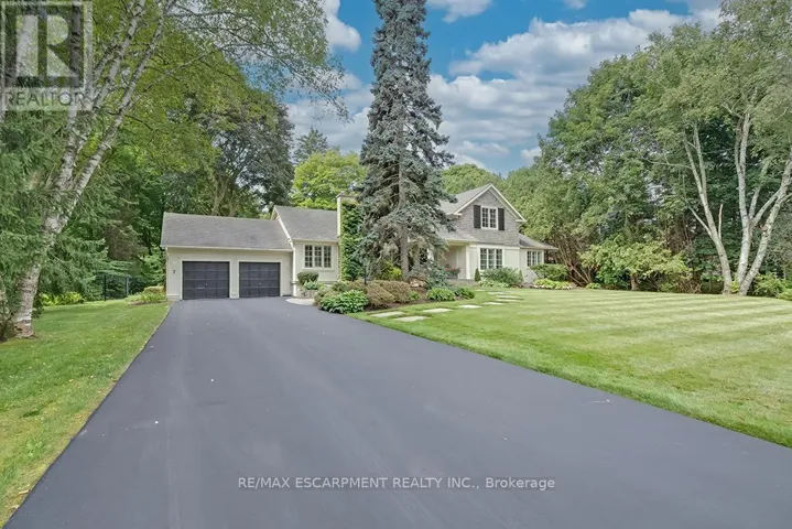 7 COLONIAL CRESCENT, Oakville (MO Morrison), Ontario L6J4K8
