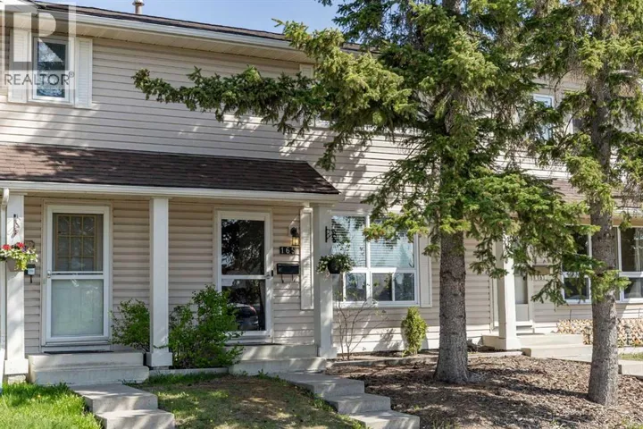 165 Woodmont Terrace SW, Calgary, Alberta T2W4Z4