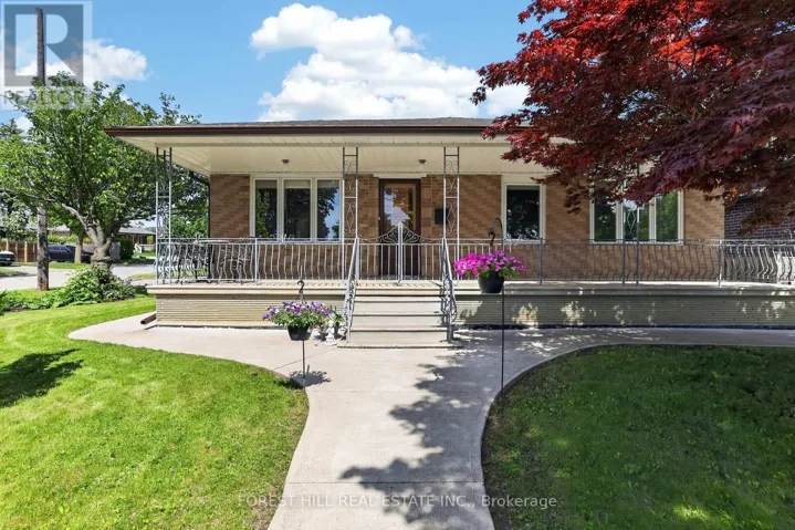 11 FAIRWEATHER ROAD, Toronto (Brookhaven-Amesbury), Ontario M6M4C8