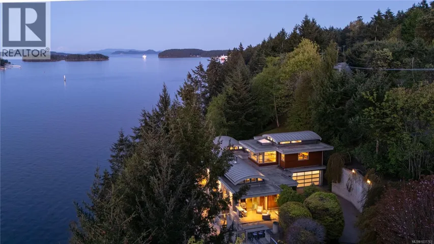 1580 Lands End Rd, North Saanich, British Columbia V8L5L5