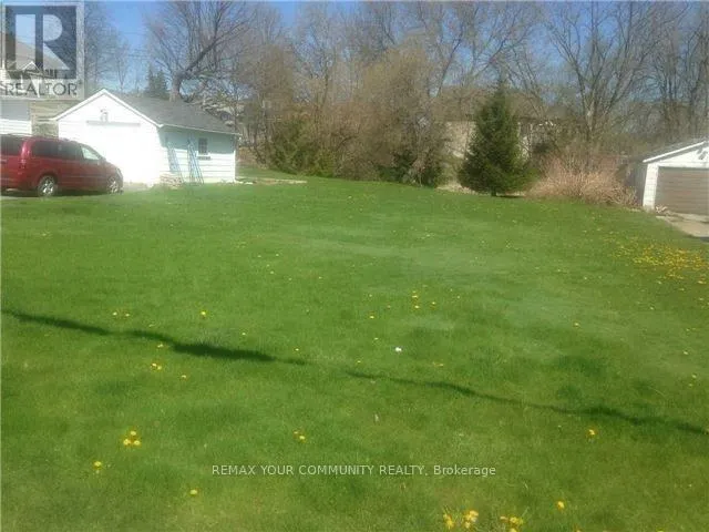 40 TYLER STREET, Aurora (Aurora Village), Ontario L4G2M9