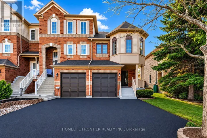 19 BOWLER STREET, Aurora (Bayview Wellington), Ontario L4G7J2
