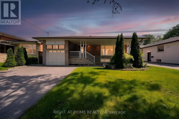 19 WALL AVENUE, Toronto (Humberlea-Pelmo Park), Ontario M9N2N6
