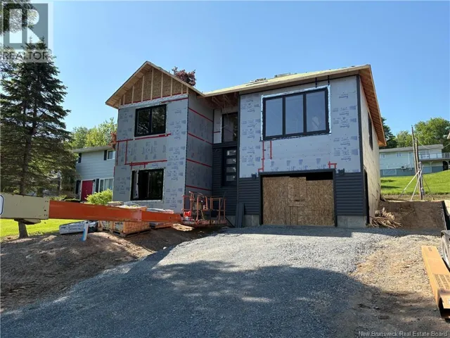 16 Mayflower Street, Fredericton, New Brunswick E3C1L5