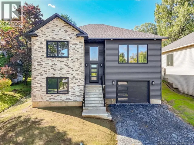 16 Mayflower Street, Fredericton, New Brunswick E3C1L5