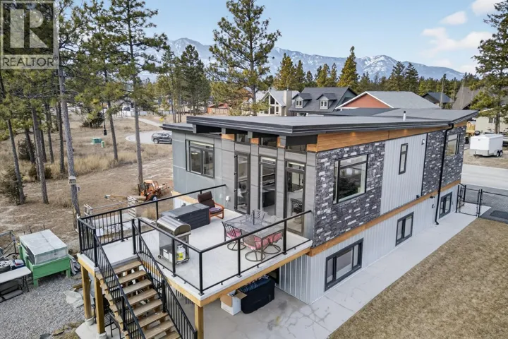 4978 Ponderosa Crescent, Canal Flats, British Columbia V0B1B0