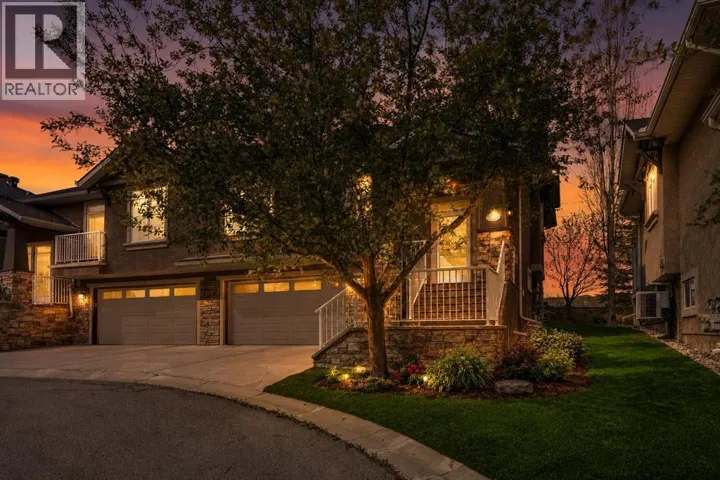 6 Discovery Woods Villas SW, Calgary, Alberta T3H5A6