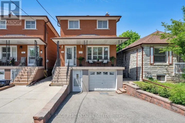 22 EAST DRIVE E, Toronto (Rockcliffe-Smythe), Ontario M6N2N7