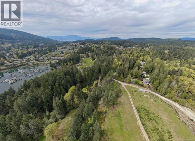 2 Churchill Rd, Salt Spring, British Columbia V8K2R3