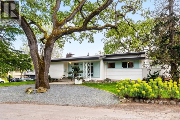 1195 Kings Rd, Victoria, British Columbia V8T1X6