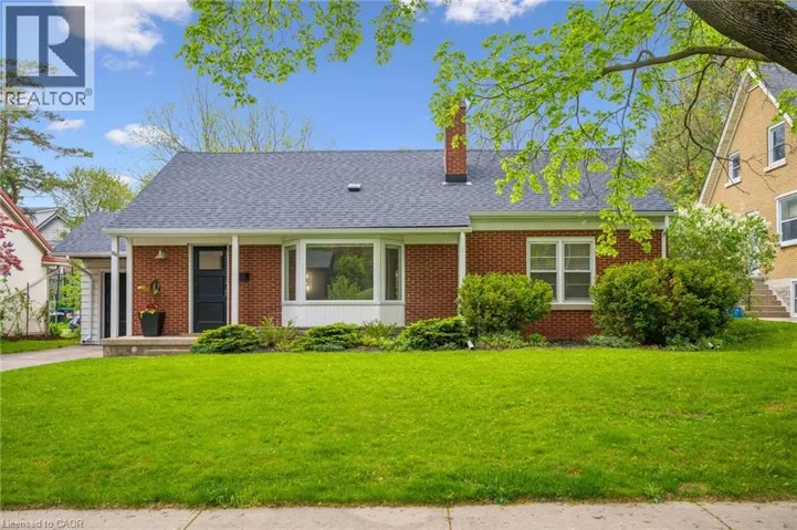 186 FORSYTH Drive, Waterloo, Ontario N2L1A2