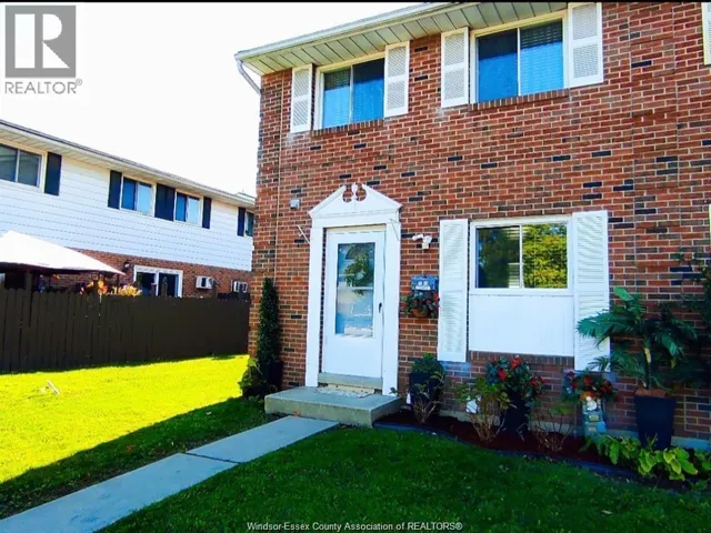 3049 MEADOWBROOK Unit# 29, Windsor, Ontario N8T3C5