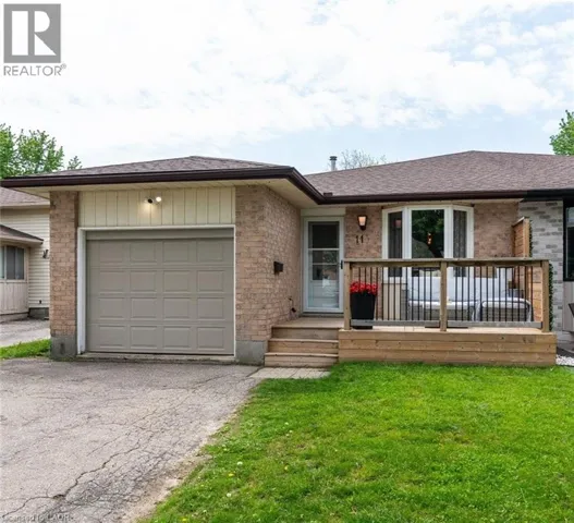11 WENDY Crescent, Kitchener, Ontario N2A3T4