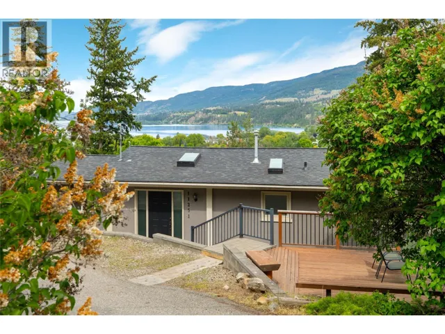 11251 ROBERTS Road, Kelowna, British Columbia V4V1L5