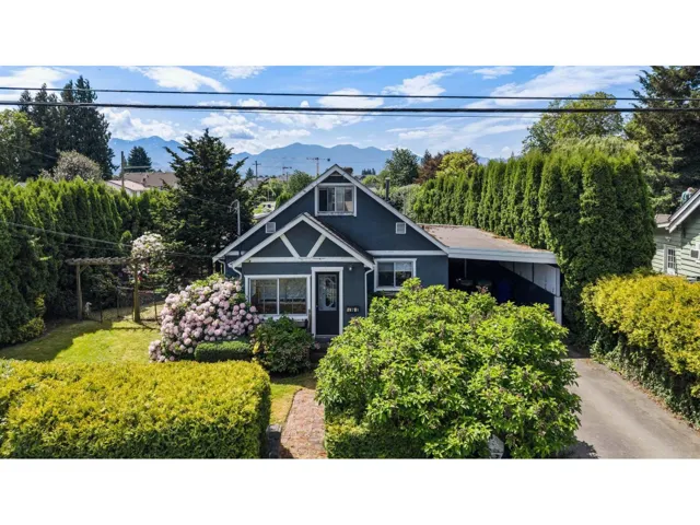 45748 LEWIS AVENUE, Chilliwack Proper West, Chilliwack, British Columbia V2P3C4