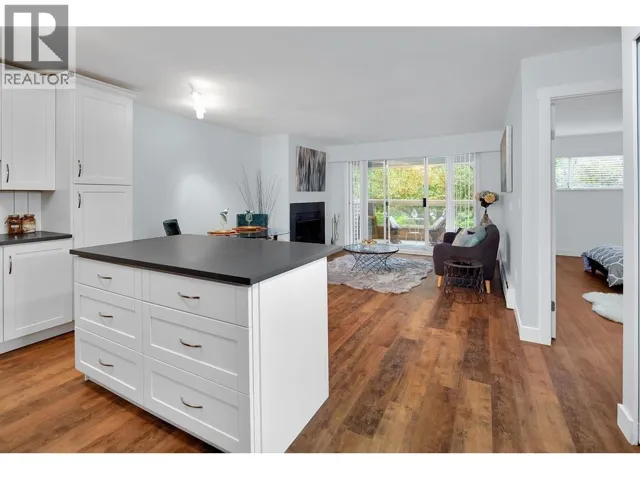 218 932 ROBINSON STREET, Coquitlam, British Columbia V3J7R8