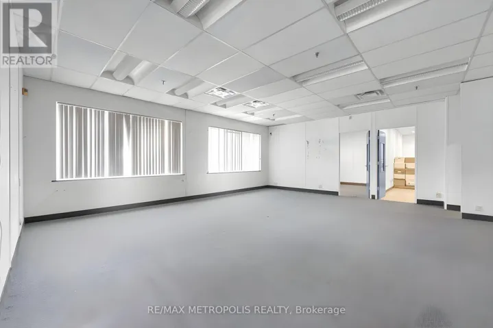 35 OAK STREET, Toronto (Humberlea-Pelmo Park), Ontario M9N1A1