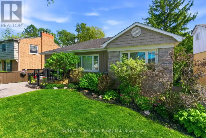 897 PARKLANE AVENUE, Oshawa (Eastdale), Ontario L1G1N7