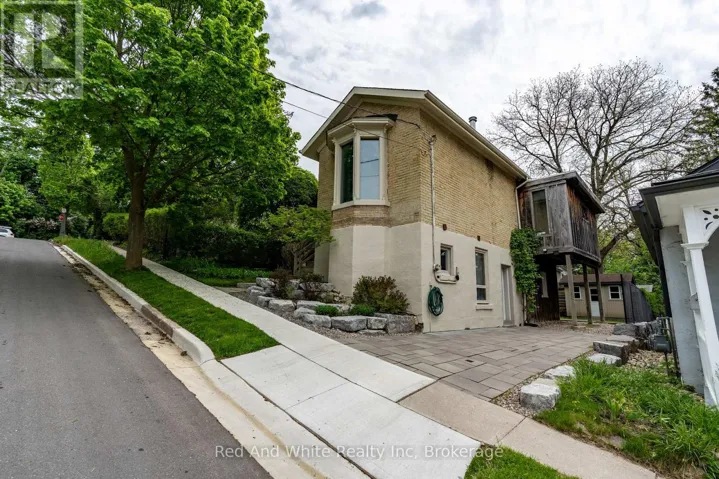 23 PEARL STREET, Guelph (General Hospital), Ontario N1E2E4