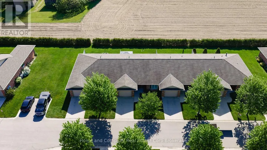 11 BAYFIELD MEWS LANE, Bluewater (Bayfield), Ontario N0M1G0