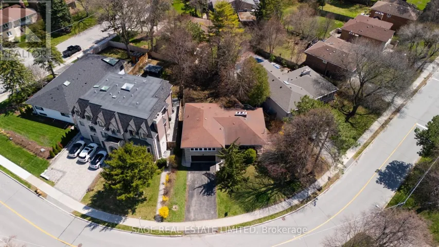9 HAWKSBURY DRIVE, Toronto (Bayview Village), Ontario M2K1M2