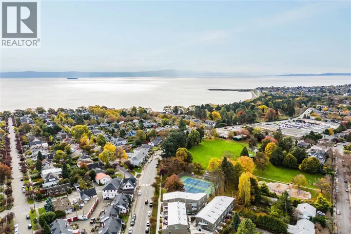 105 1720 Fairfield Rd, Victoria, British Columbia V8S1G3