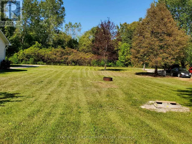 8275 GOOSEMARSH LINE, Lambton Shores (Grand Bend), Ontario N0M1T0