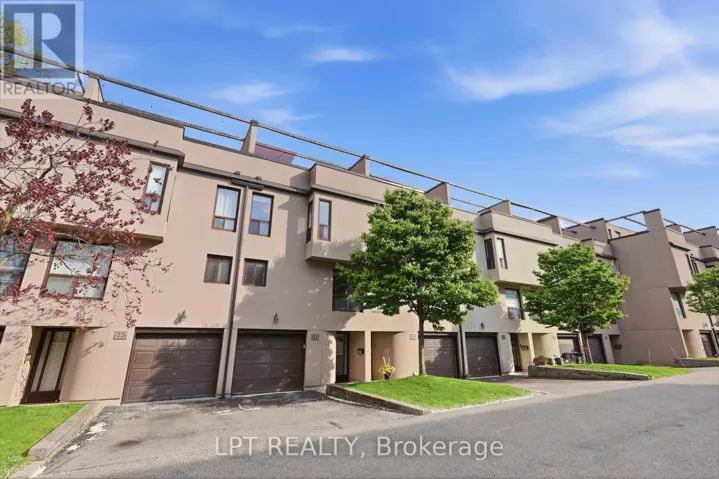 21 - 24 REID DRIVE, Mississauga (Streetsville), Ontario L5M2A6