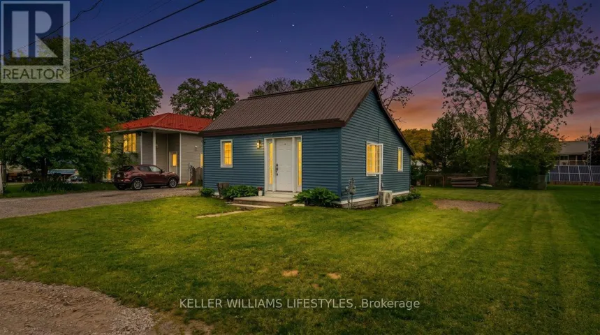 30 QUEEN STREET W, Lambton Shores (Forest), Ontario N0N1J0