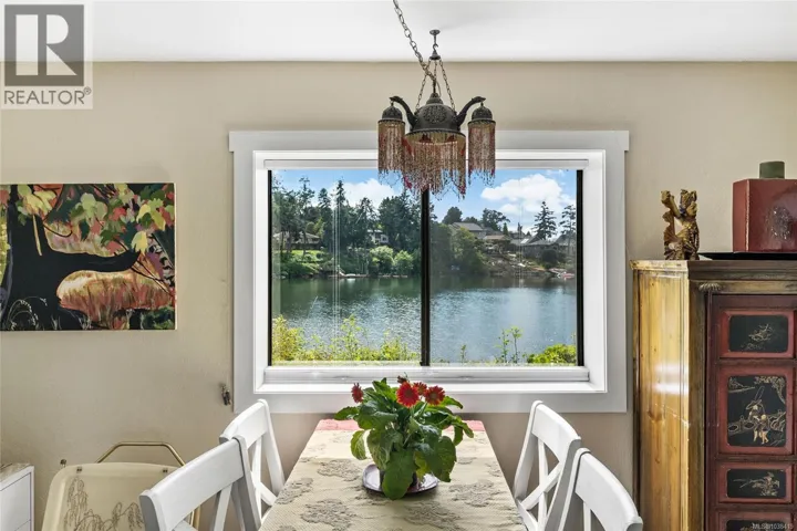 103 71 Gorge Rd W, Saanich, British Columbia V9A1L9