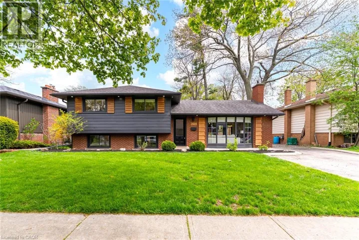5226 SPRUCE Avenue, Burlington, Ontario L7L1N1