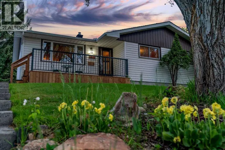 3027 Brentwood Boulevard NW, Calgary, Alberta T2L1J6