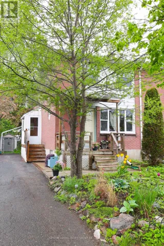 2502 CLEMENTINE BOULEVARD, Ottawa, Ontario K1V8E4