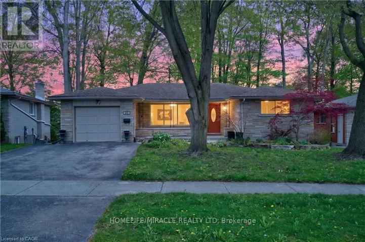 217 PINEGROVE CRESCENT, Waterloo, Ontario N2L4V2