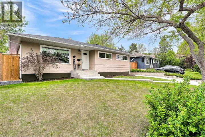 5935 Thornton Road NW, Calgary, Alberta T2K3C3