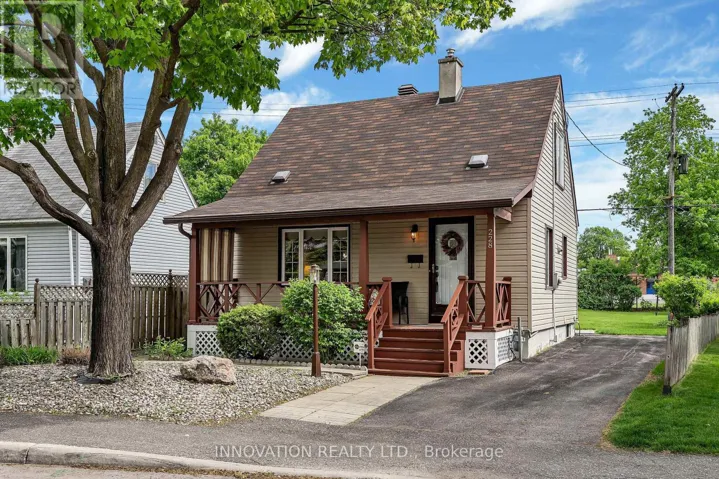 228 CRERAR AVENUE, Ottawa, Ontario K1Z7P3