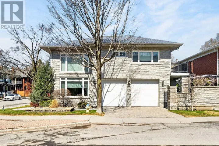 121 MACDONALD STREET, Ottawa, Ontario K2P1H7