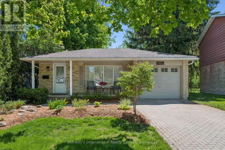 401 MIDWOOD CRESCENT, Waterloo, Ontario N2L5N4