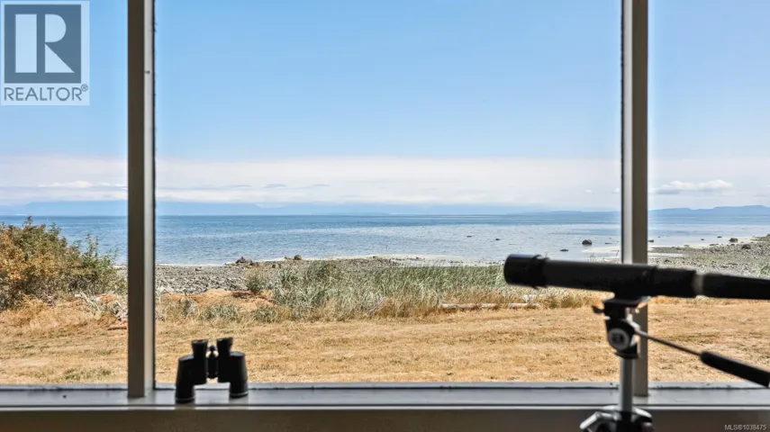 1494 Wilkinson Rd, Comox, British Columbia V9M4B3