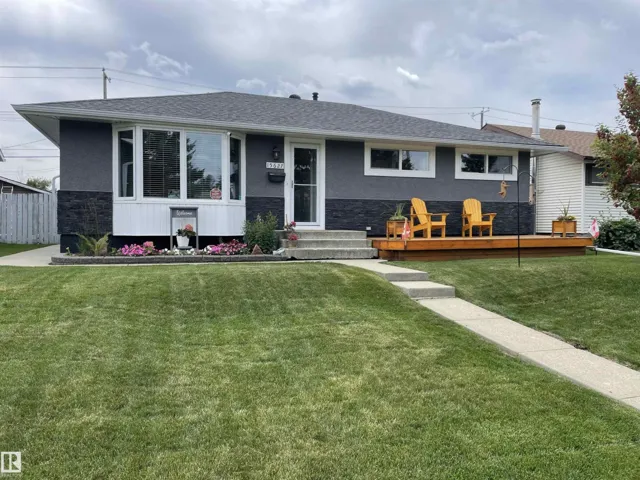 15627 83 AV NW, Edmonton, Alberta T5R3T6