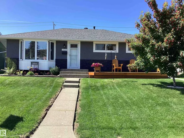 15627 83 AV NW, Edmonton, Alberta T5R3T6