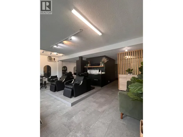 1 8123 MAIN STREET, Vancouver, British Columbia V5X3L2