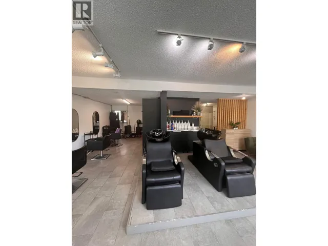 1 8123 MAIN STREET, Vancouver, British Columbia V5X3L2