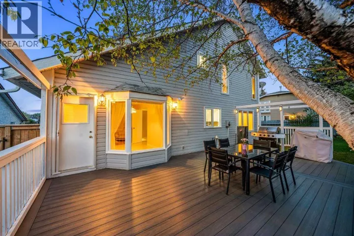 39 Woodmont Way, Calgary, Alberta T2W4L7