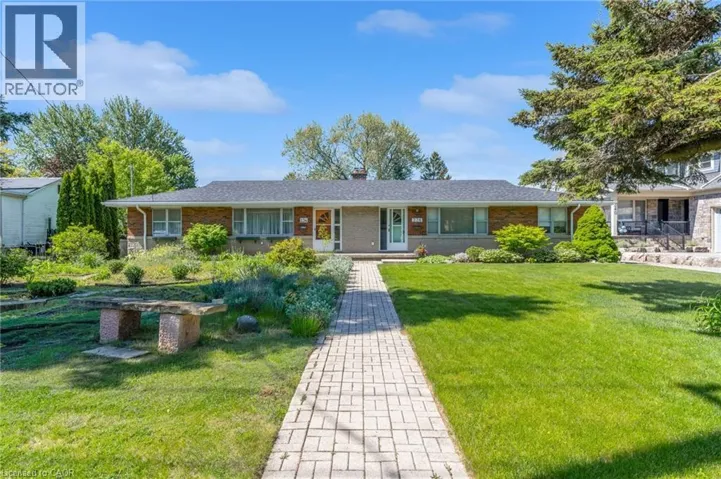 234-236 PINE COVE Road, Burlington, Ontario L7N1W2